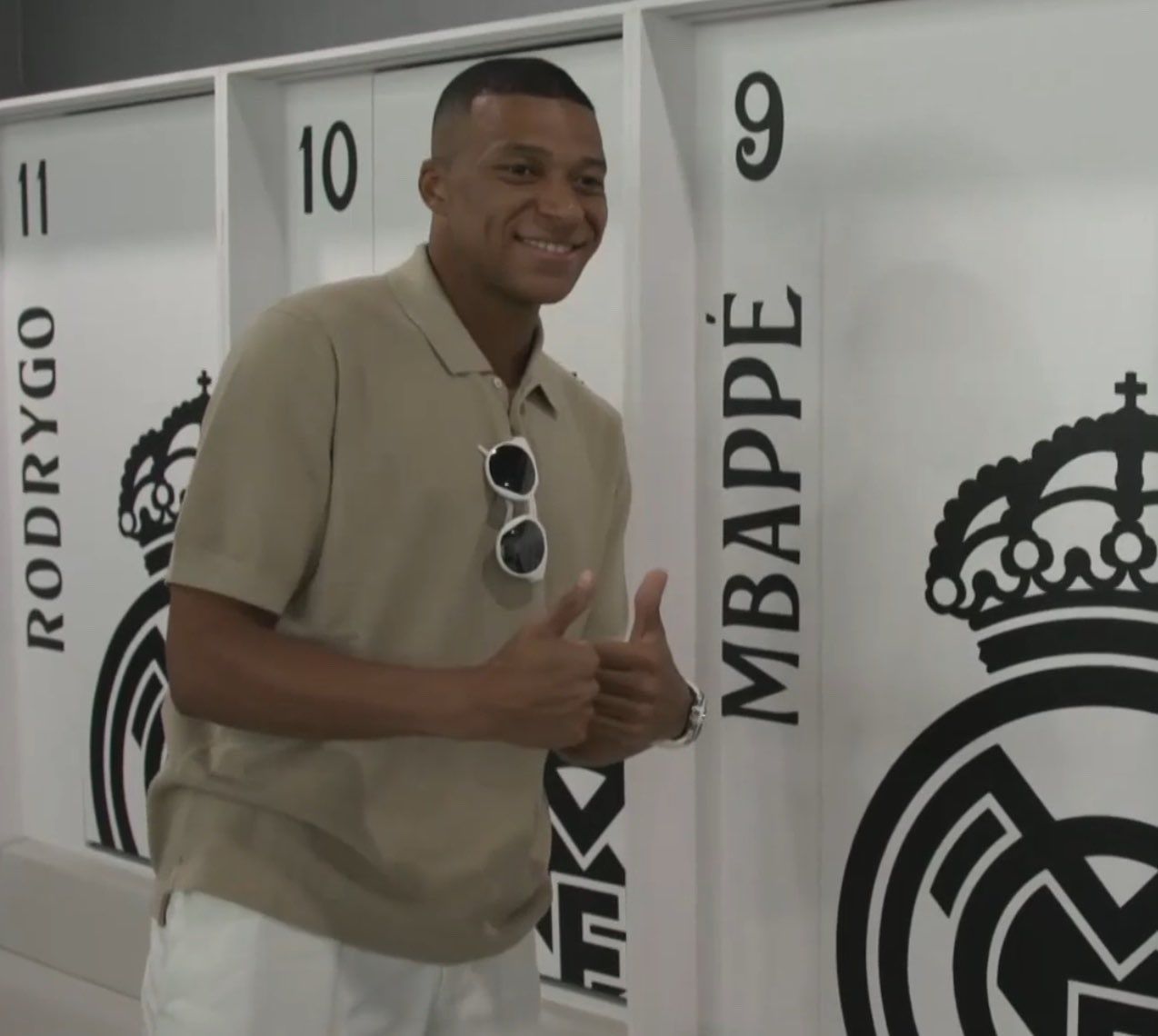 Mbappé ya ha conocido que compañeros se sentarán a su lado en el vestuario