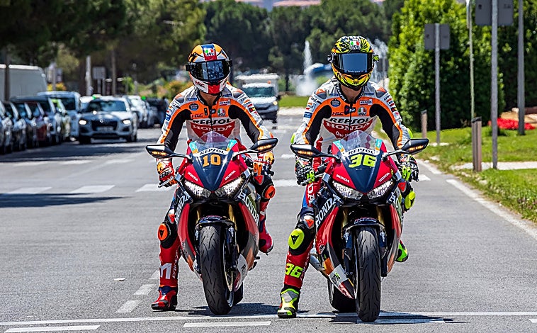 Imagen principal - Los pilotos del equipo Repsol Honda han circulado, al manillar de sendas Honda CBR propulsadas por combustible renovable, por el trazado del que será el próximo circuito de F1 en Madrid
