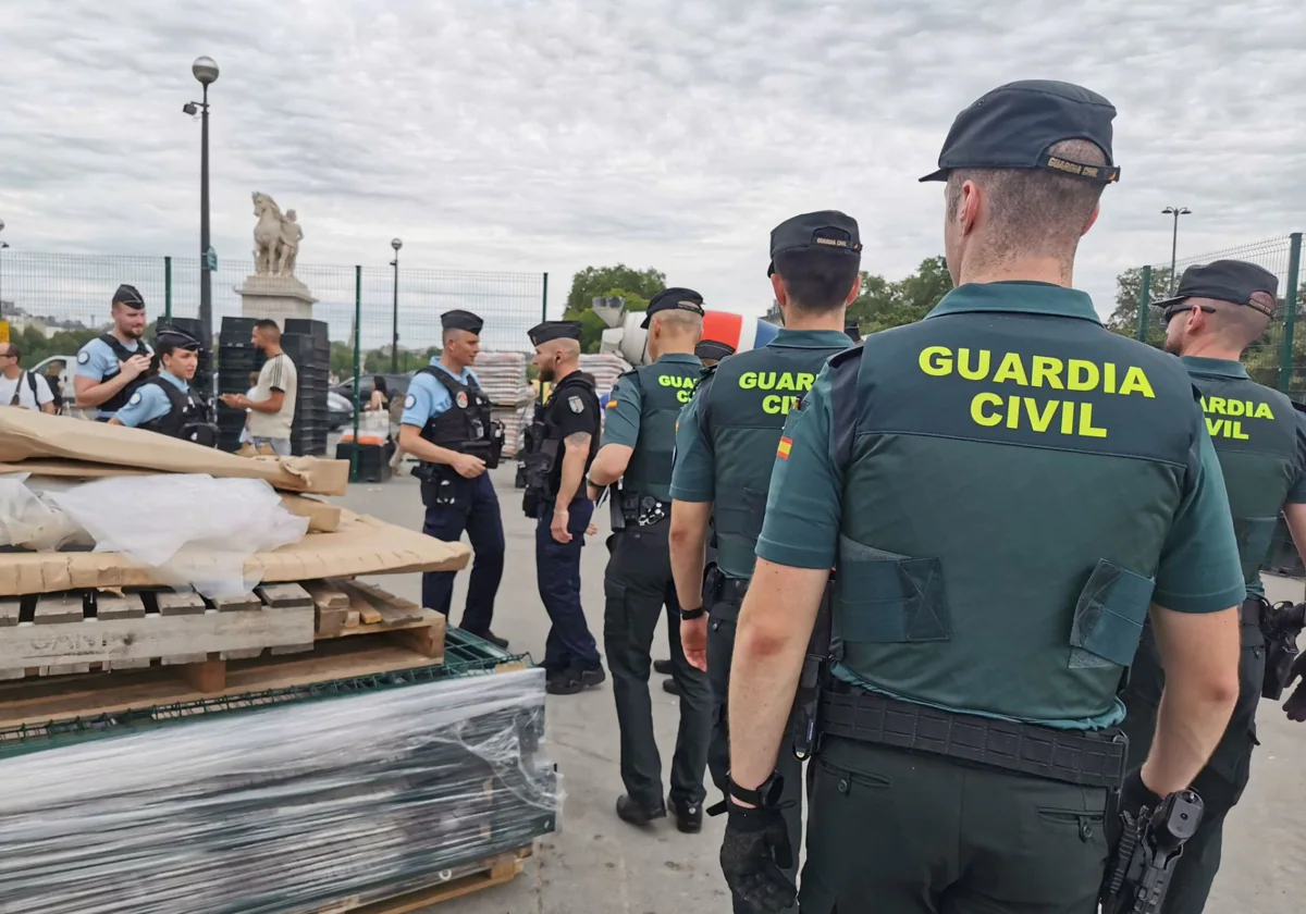 Más de 300 policías y guardias civiles españoles refuerzan la seguridad en  los Juegos Olímpicos de París