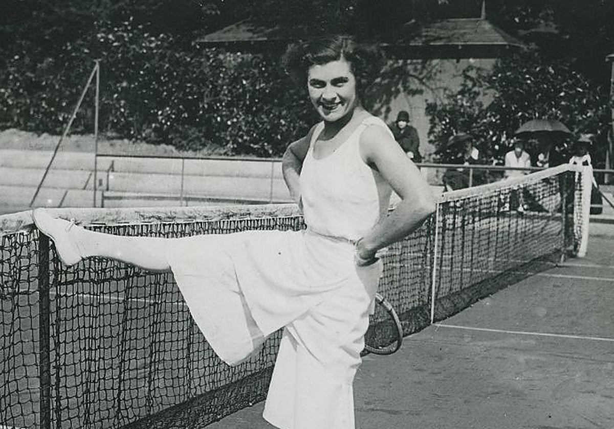 Lilí Álvarez, en una pista de tenis