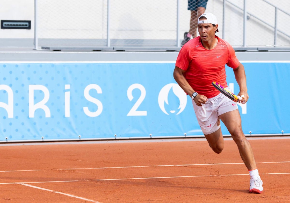 Nadal, durante un entrenamiento en París 2024
