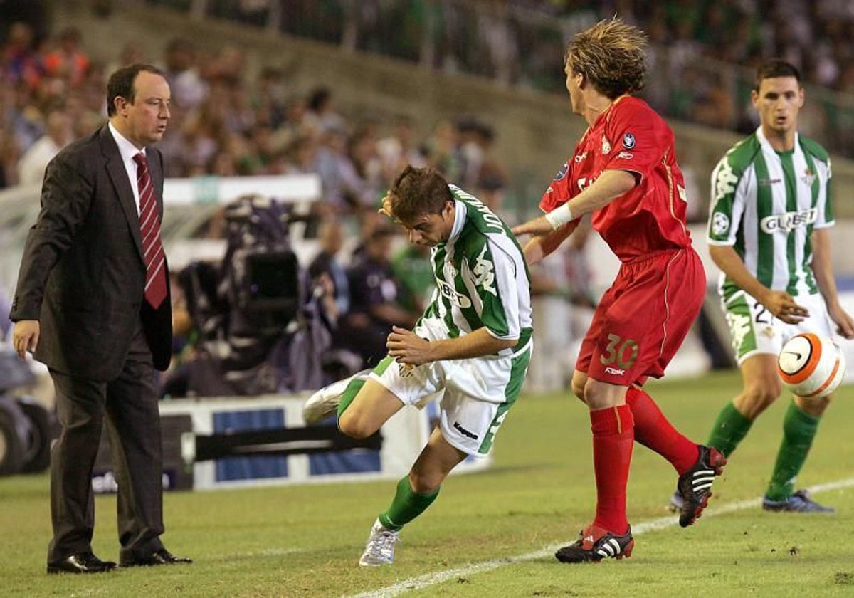 Joaquín Sanchez contra el Liverpool en el  Benito Villamarín