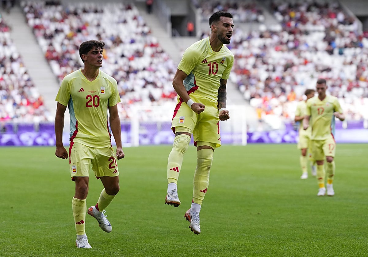 España celebra uno de sus goles