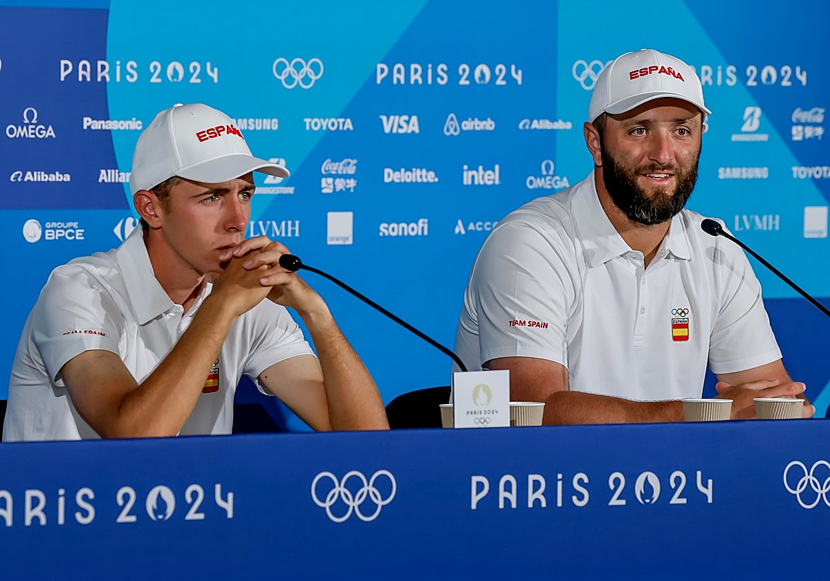 Los españoles David Puig y Jon Rahm, este martes en su rueda de prensa