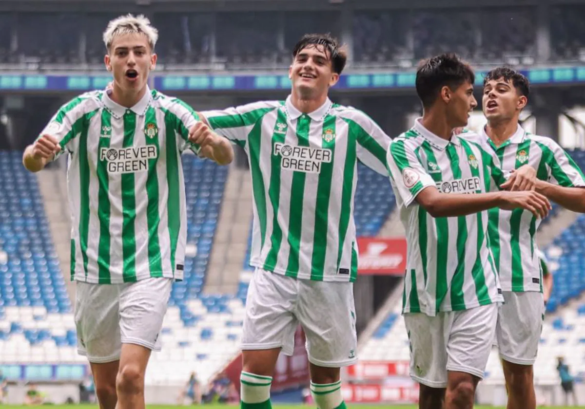 El Betis juvenil celebra uno de sus goles