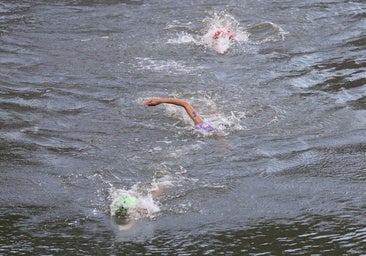 «Tengo que nadar en el río Sena, donde hay cadáveres, ratas y está súper contaminado»