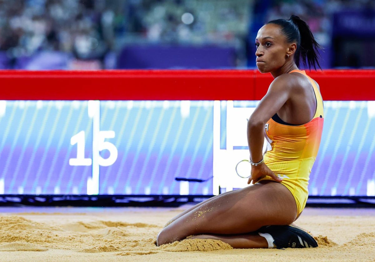 Ana Peleteiro, durante a final de triple salto en París