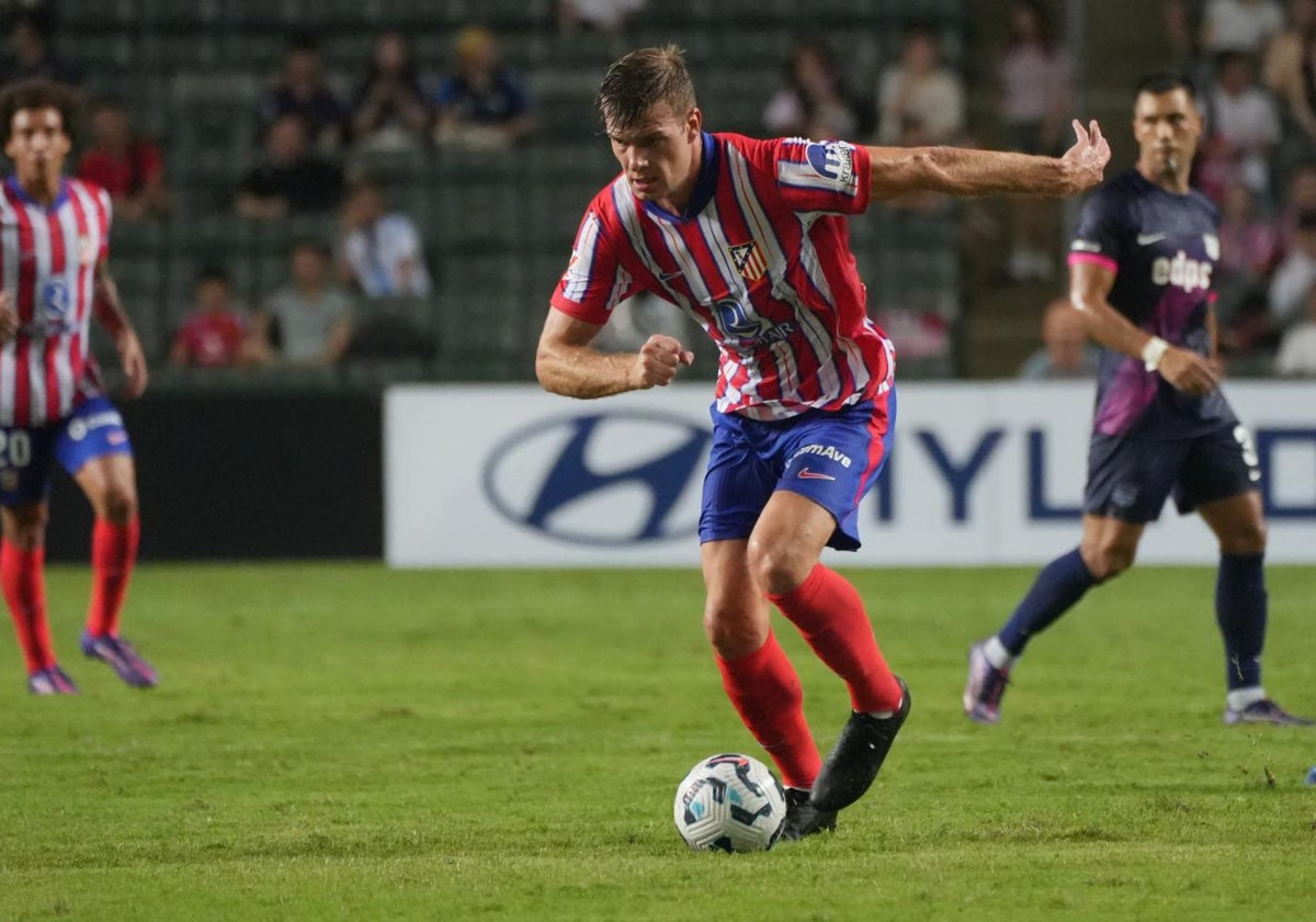 Sorloth, durante su debut con el Atlético de Madrid frente al Kitchee de Hong Kong