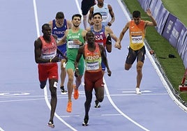 Mohamed Attaoui, quinto, se confirma en una final de 800 loca