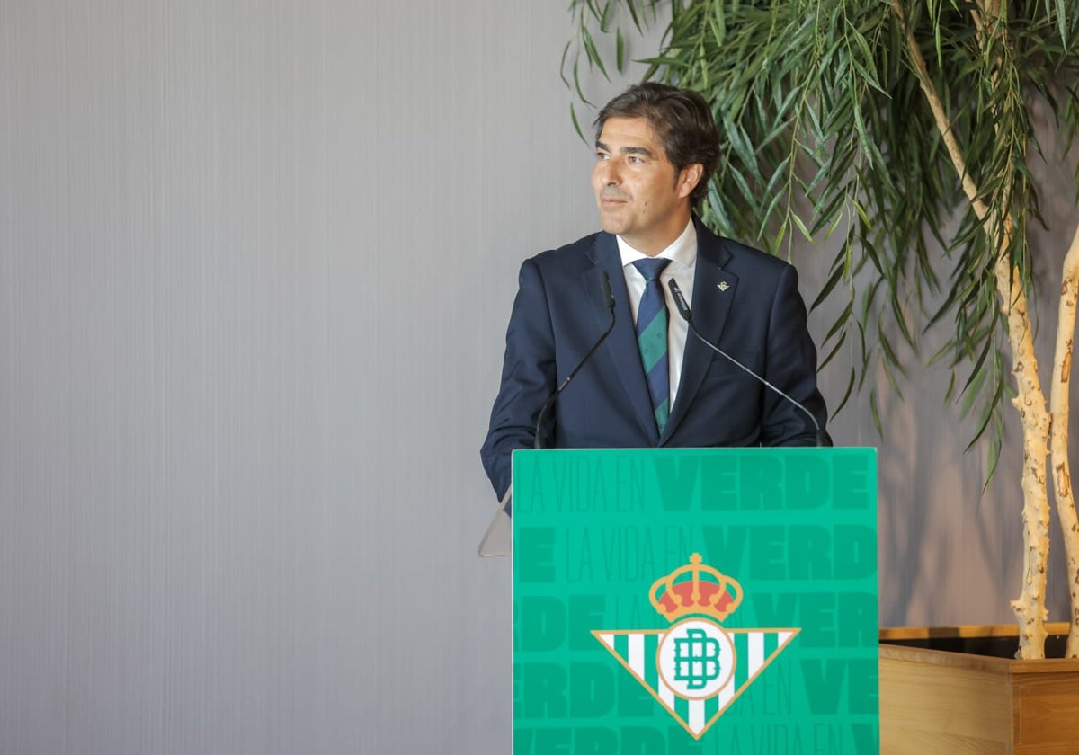 Ángel Haro, en la presentación de Ricardo Rodríguez como nuevo jugador del Betis