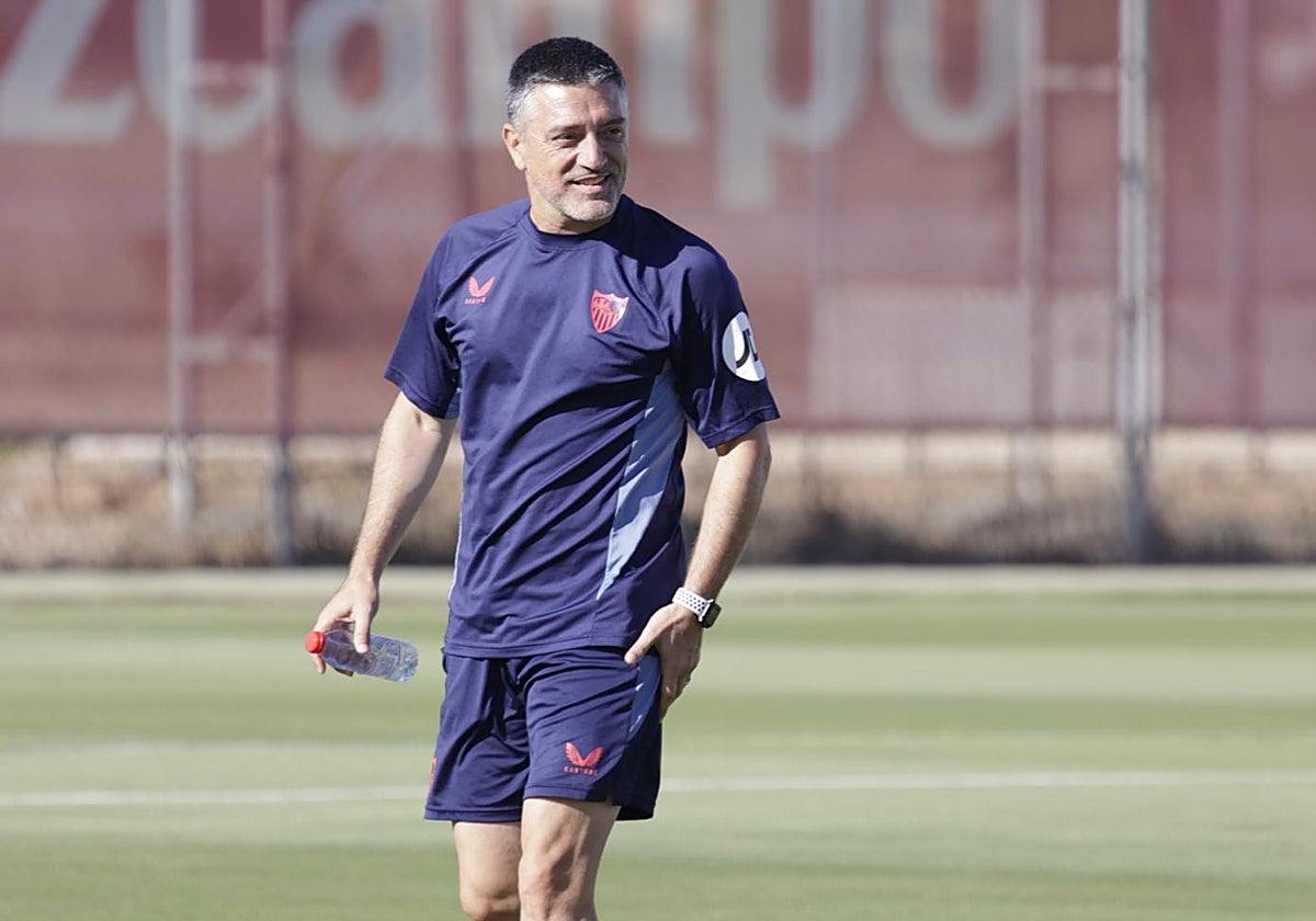 Xavi García Pimienta, en el entrenamiento del Sevilla de este miércoles