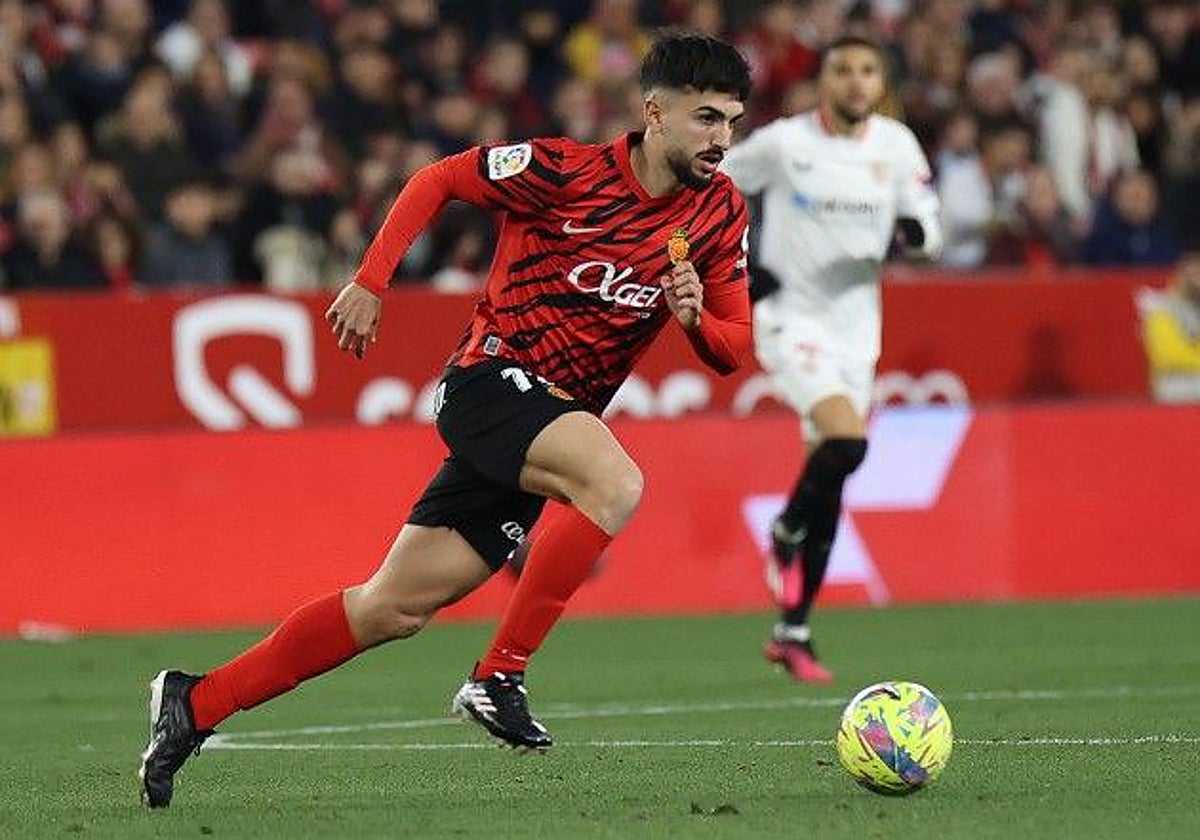 Manu Morlanes disputando un partido liguero