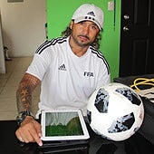 Asesinos disfrazados de policías acribillan a balazos a un entrenador de fútbol