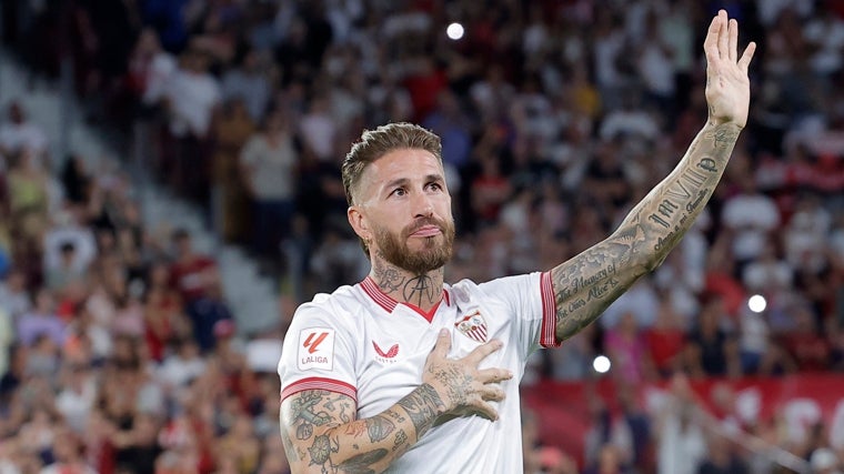 Sergio Ramos deberá decidir su futuro en los últimos nueve días de mercado