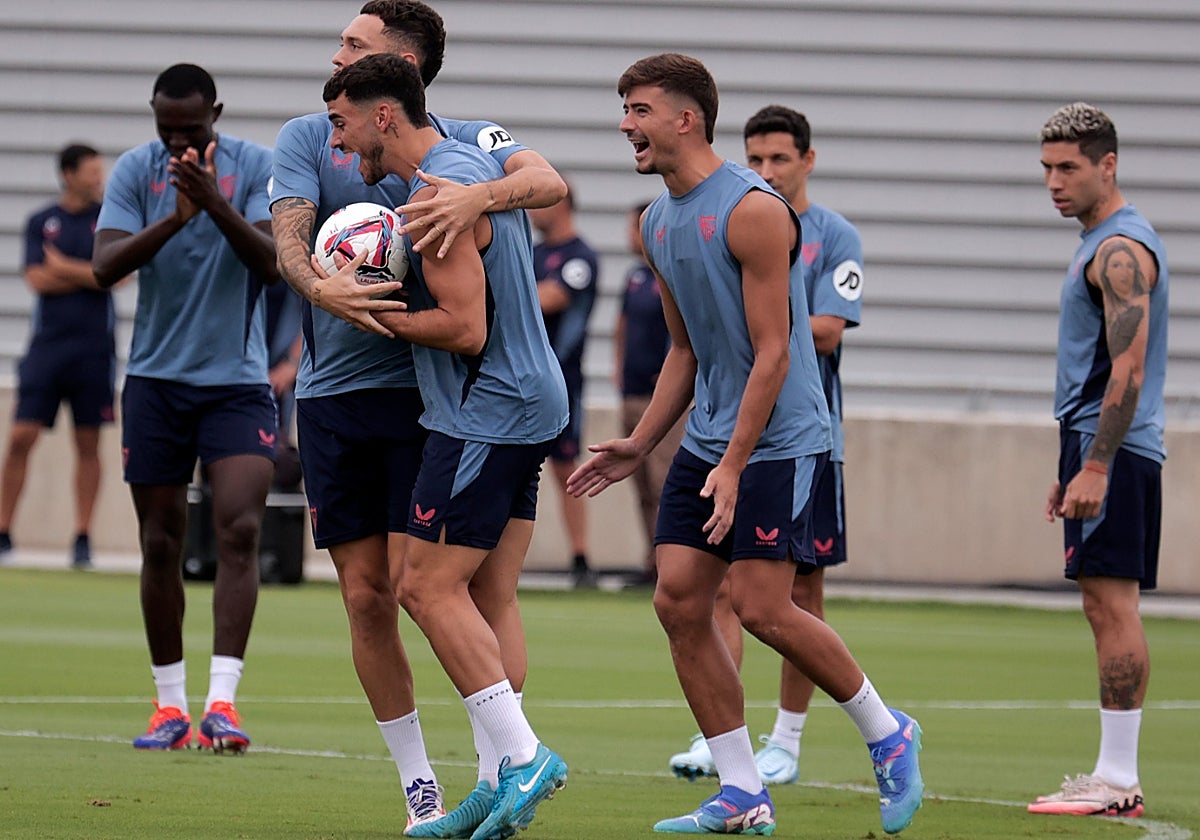 Entrenamiento del Sevilla de este jueves en la ciudad deportiva