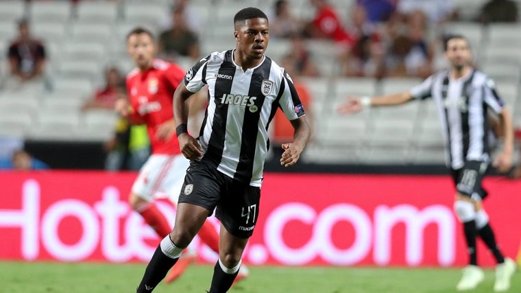 El PAOK decidió darle la oportunidad a Akpom en 2021