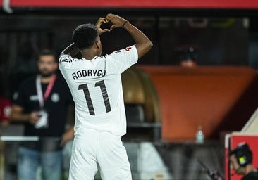 El azaroso verano de Rodrygo: no a millonarias ofertas de City y PSG, la muerte de su abuela y una petición de respeto