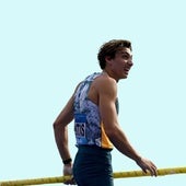 Duplantis eleva un centímetro más el límite con el cielo: 6,26