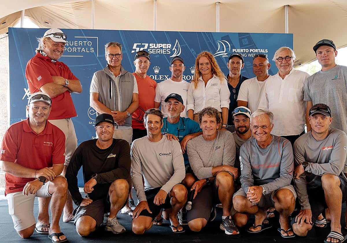 Los representantes de cada equipo con Corina Graf