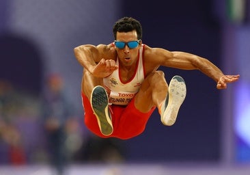 Joan Munar quiebra al ejército chino y consigue un inesperado bronce en el salto de longitud