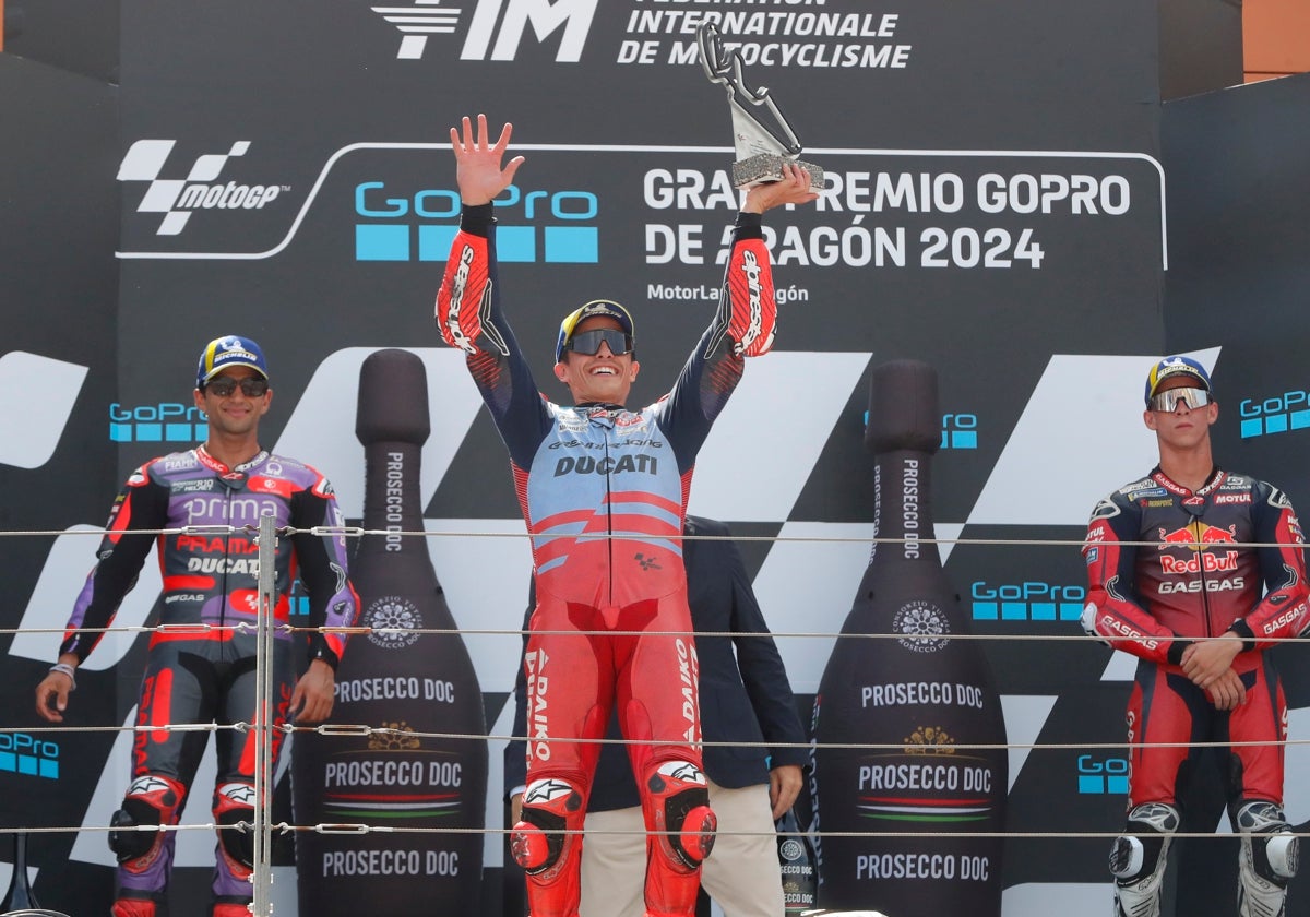 Marc Márquez, en el podio del circuito Motorland de Alcañiz