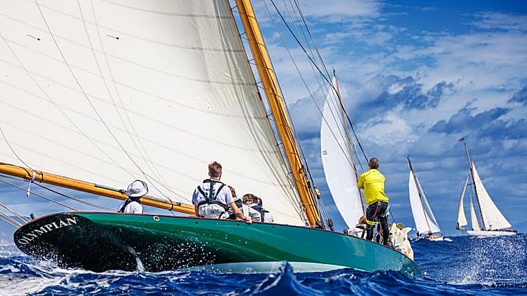 La Puig Vela Clàssica alcanza su punto álgido con una jornada de viento, historia y rivalidad