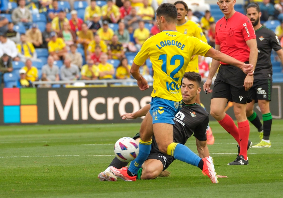 Marc Roca, durante el Las Palmas - Betis de la pasada temporada