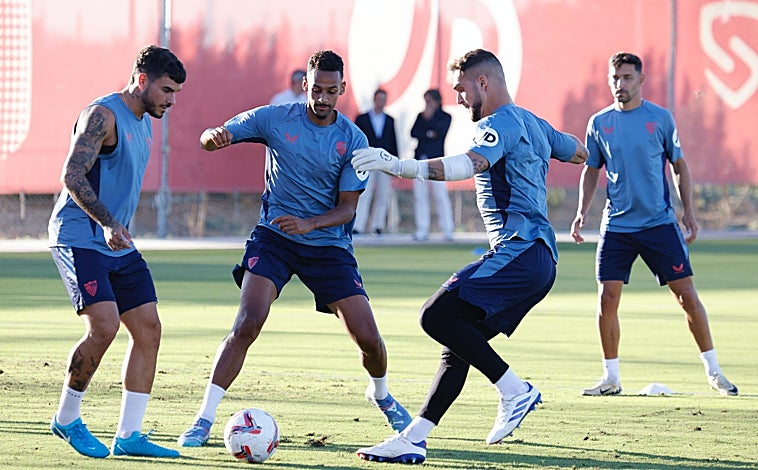 Imagen - Sow, en un ejercicio en el arranque del entrenamiento