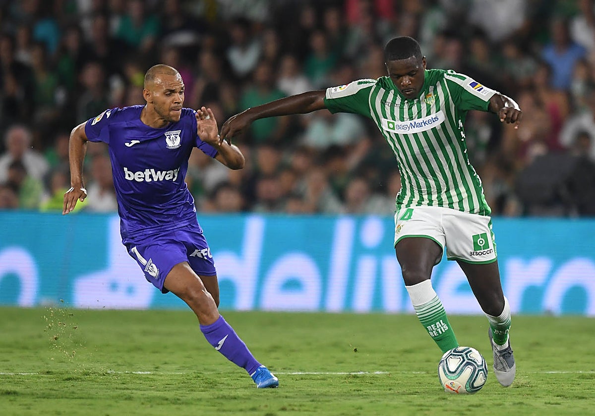 Un lance del juego del último Betis - Leganés disputado en el Benito Villamarín