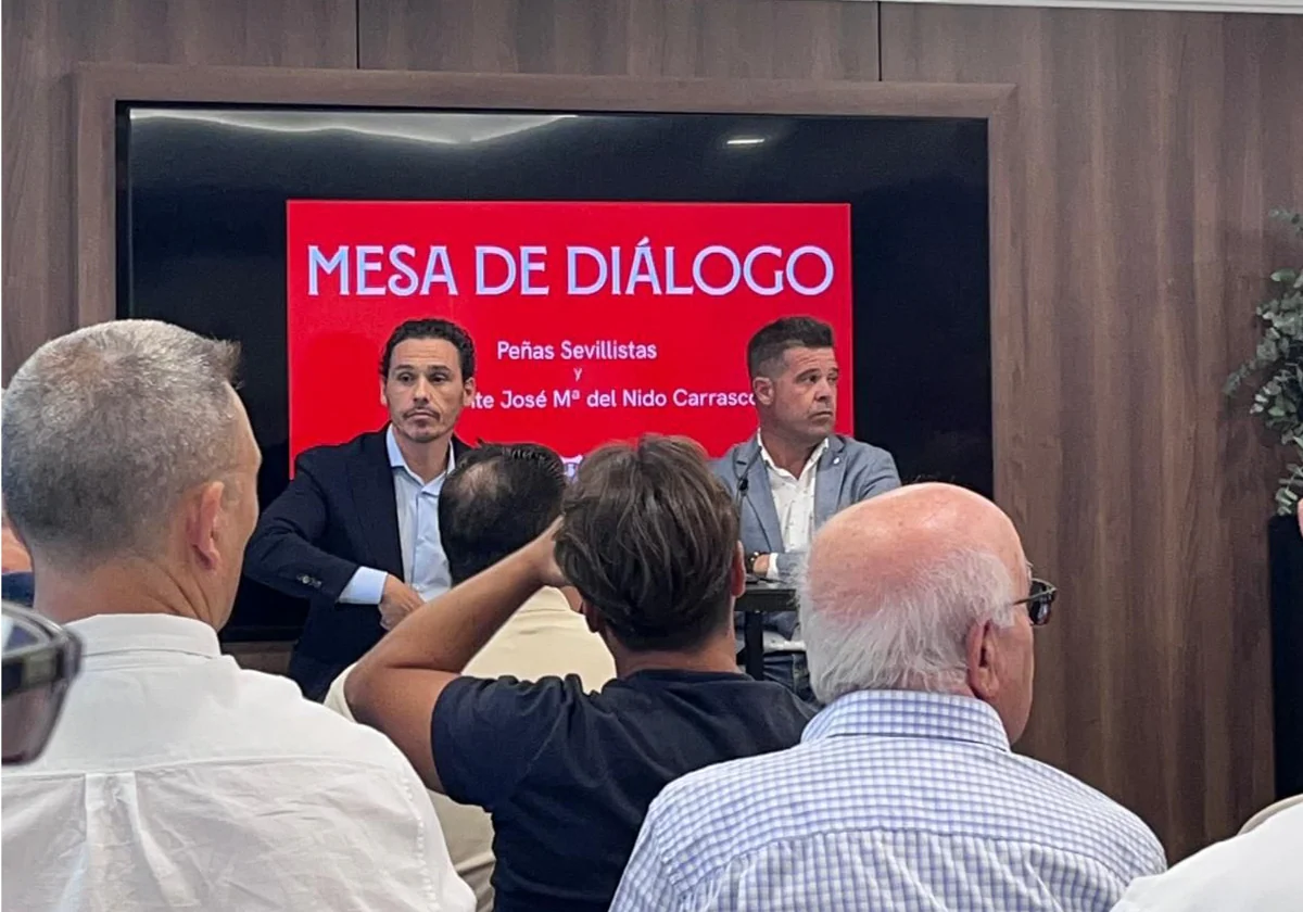 Mesa de diálogo entre las peñas y Del Nido Carrasco en la ciudad deportiva del Sevilla