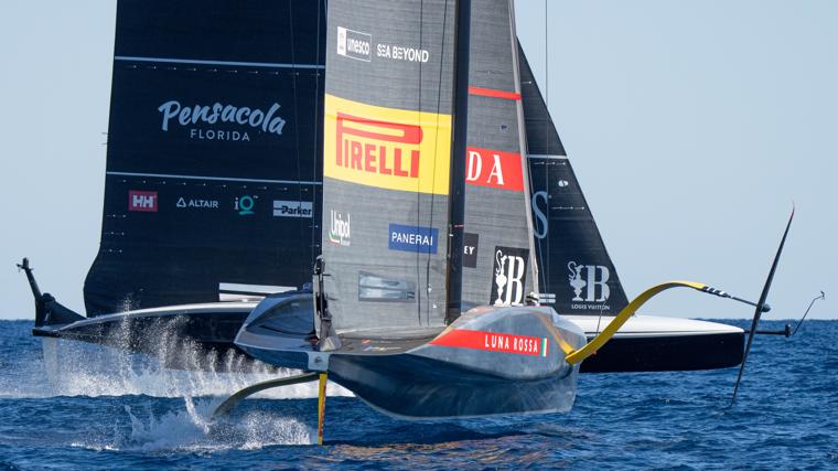 Británicos e Italianos, impecables en la semifinales de la Louis Vuitton Cup