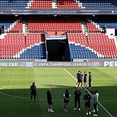 Luis Enrique y Míchel, a besos en París antes del sueño del Girona
