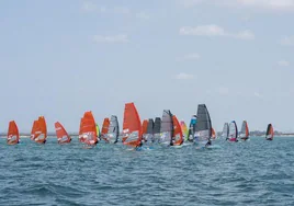 El viento no impide el monólogo en el Campeonato del Mundo de la clase Raceboard