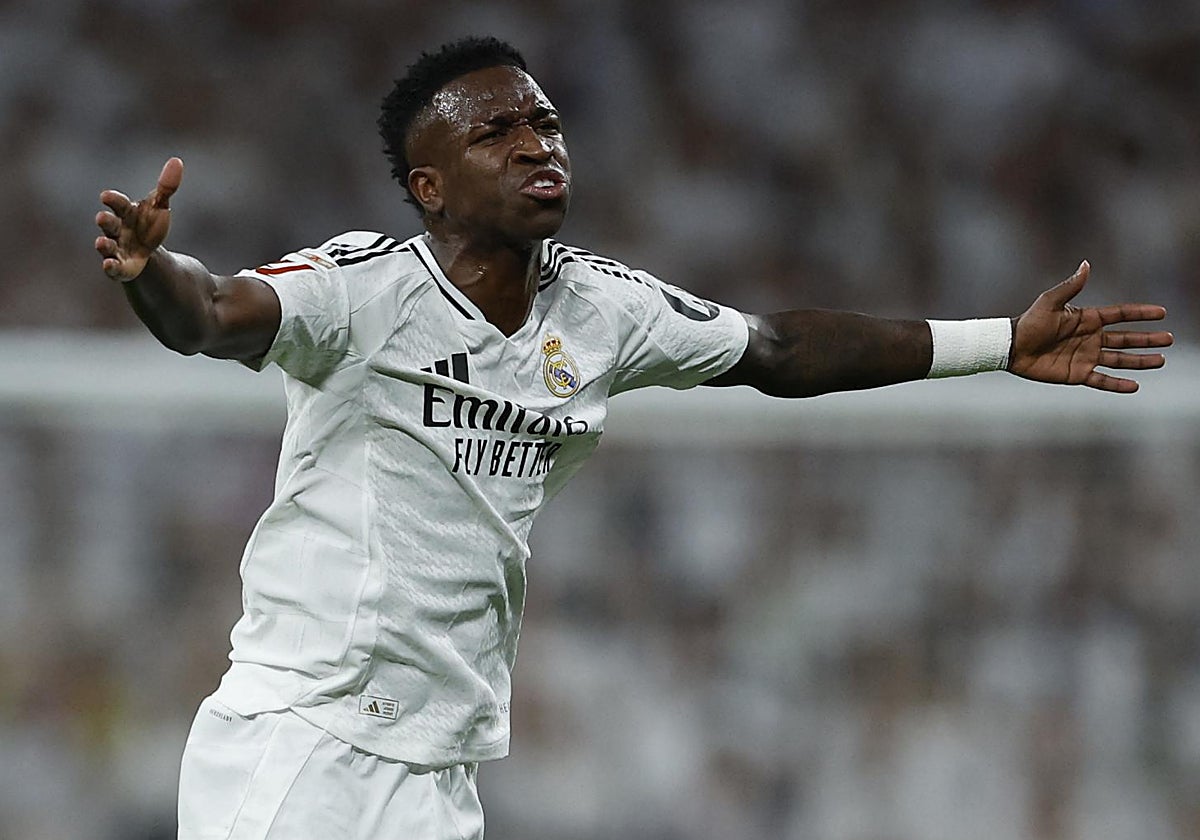 Vinicius celebra uno de los goles del Real Madrid