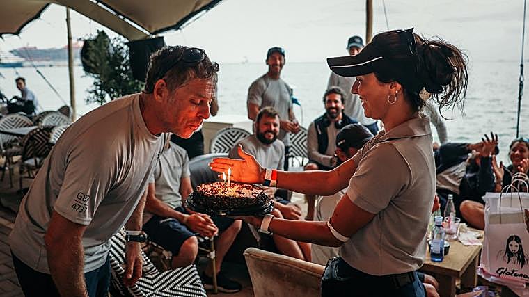 Mariano Caputo (Moat) celebrando su cumpleaños