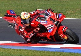 Pecco se muestra sólido y repite pole en Misano por delante de Jorge Martín