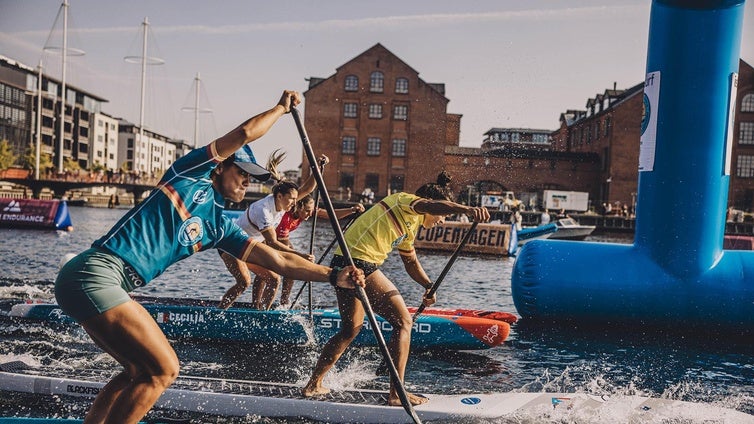 Alba Alonso, campeona del mundo en la distancia Sprint en el Mundial ISA de SUP y Paddle Board