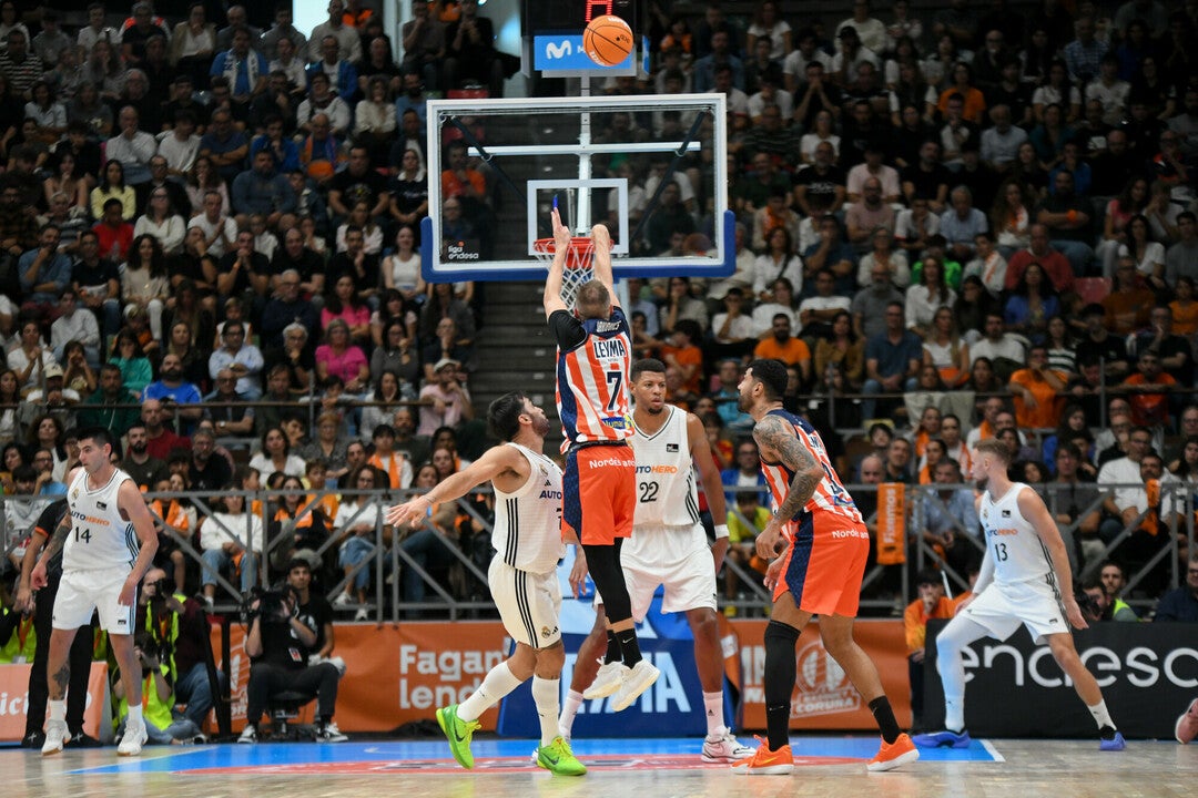 El Real Madrid se estrella ante el recién ascendido Basquet Coruña