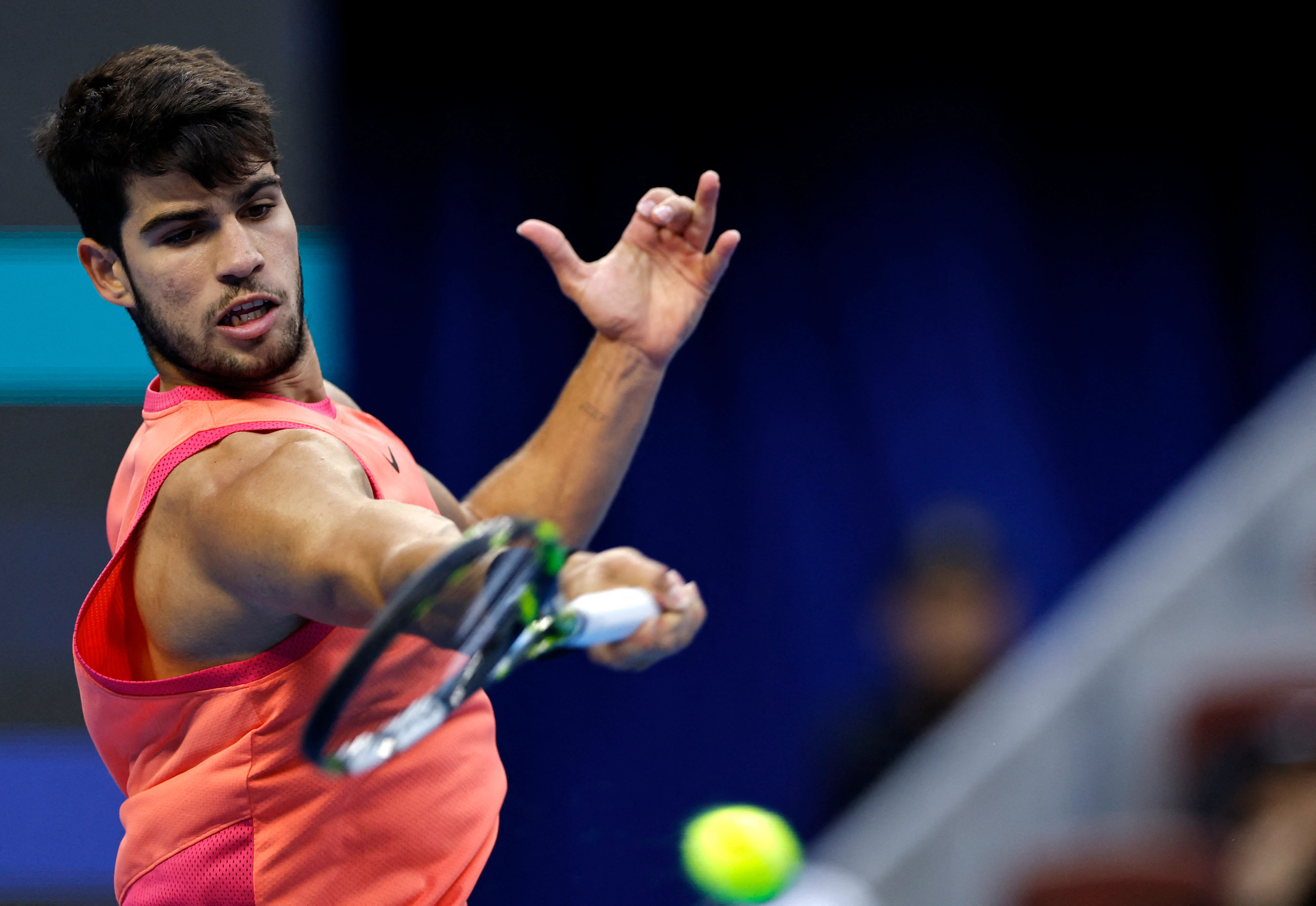 Dónde ver en televisión y online a Carlos Alcaraz y a qué hora juega contra Daniil Medvedev la semifinal del Open de China