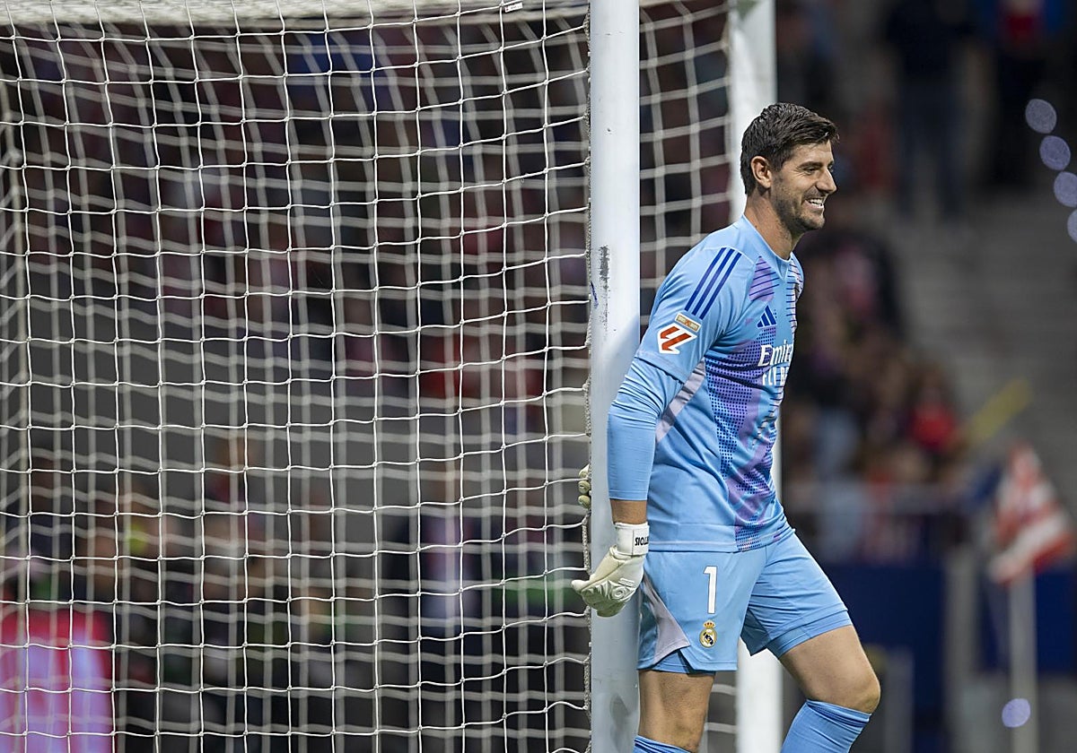 Courtois, durante el derbi ante el Atlético