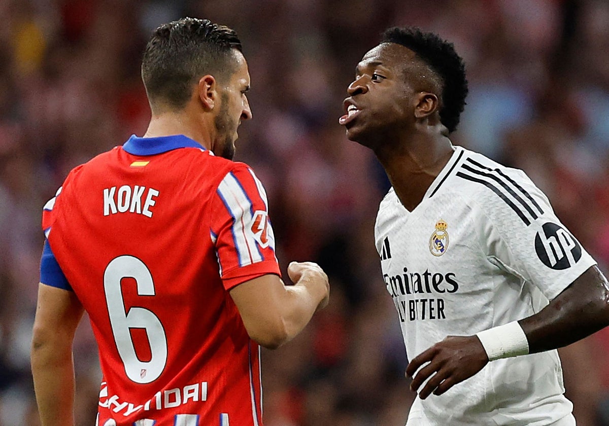 Imagen del pique Vinicius-Koke durante el derbi