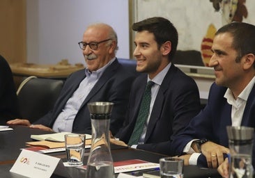 La FIFA se harta del disparate electoral de la RFEF