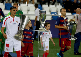 El Sevilla alaba la trayectoria de Andrés Iniesta: «Gracias por tu fútbol»