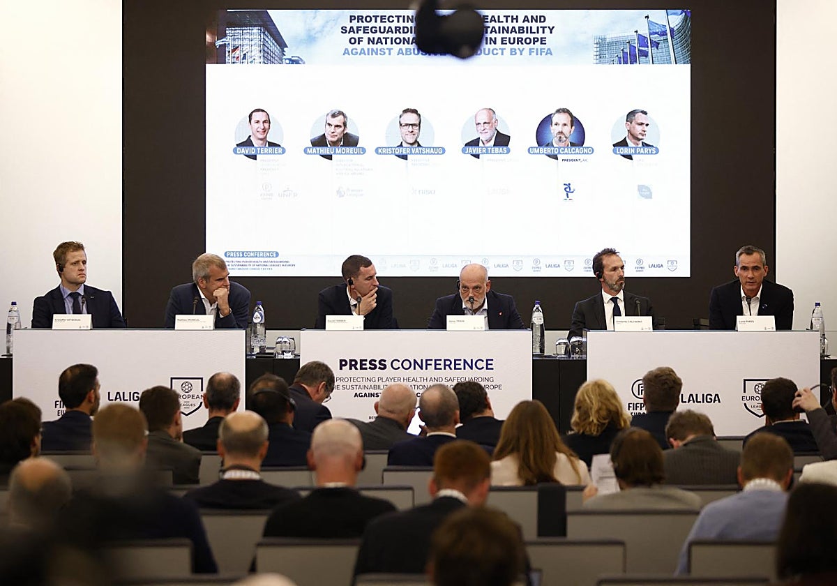 Dirigentes de las ligas y sindicatos europeos, en Bruselas para explicar su denuncia contra la FIFA ante la Comisión Europea