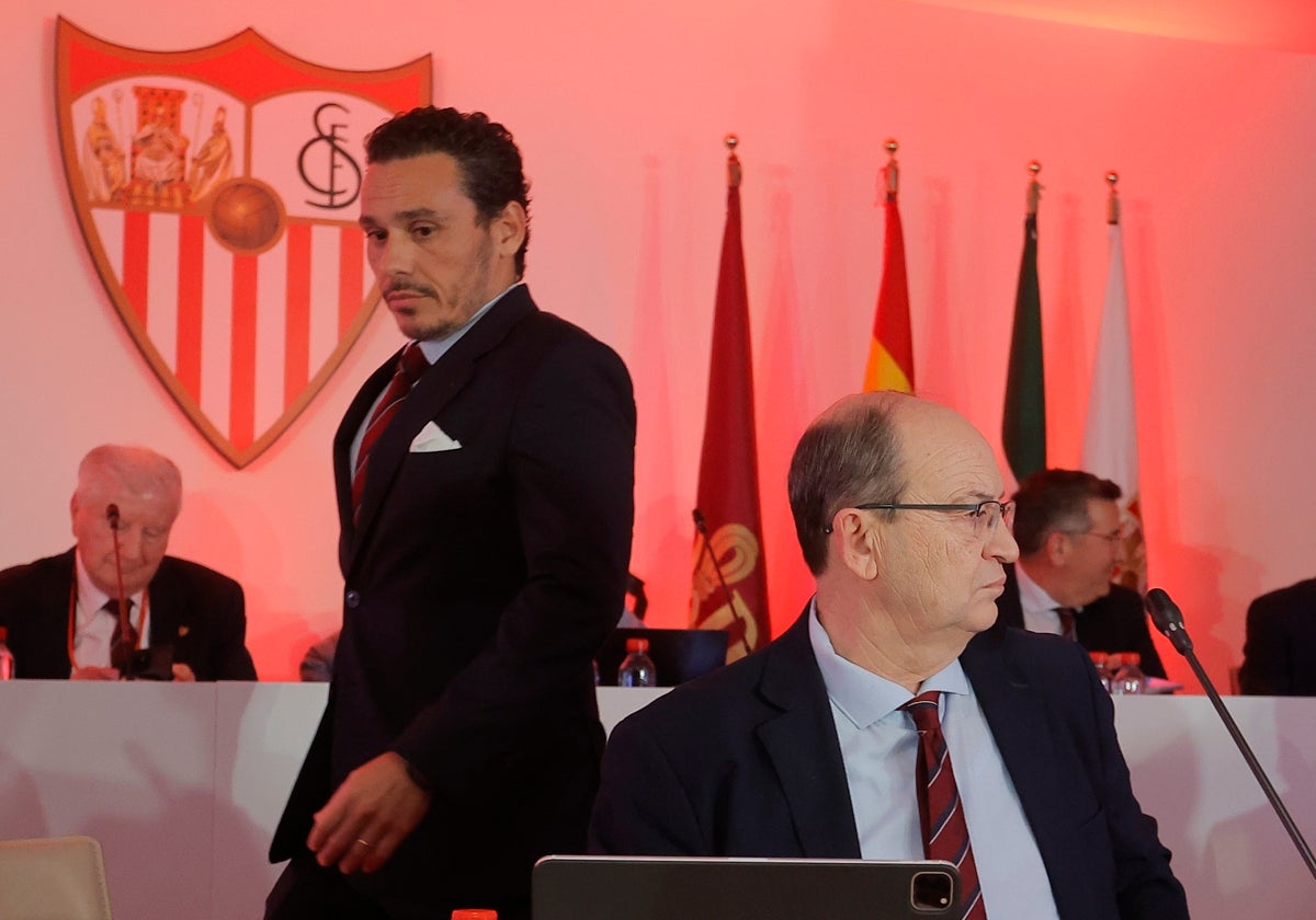 José María del Nido Carrasco y José Castro, en una junta del Sevilla FC