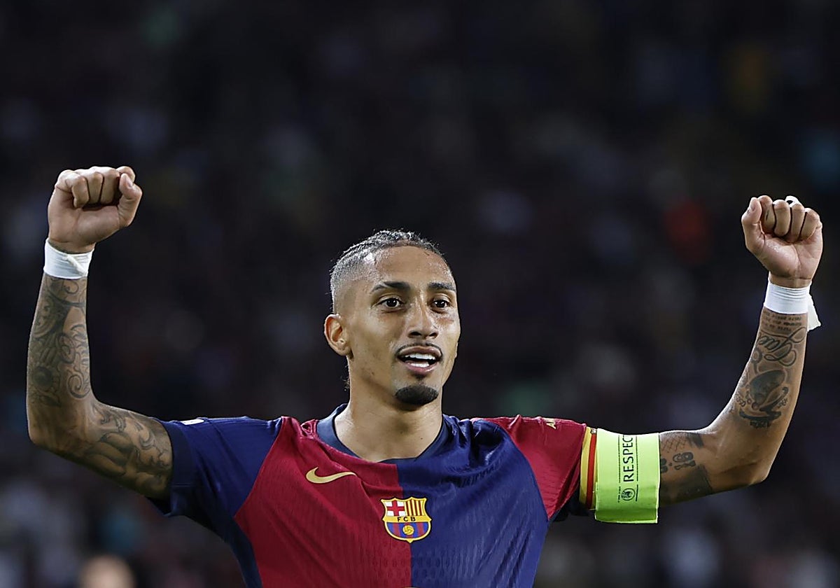 Raphinha celebra su tercer gol