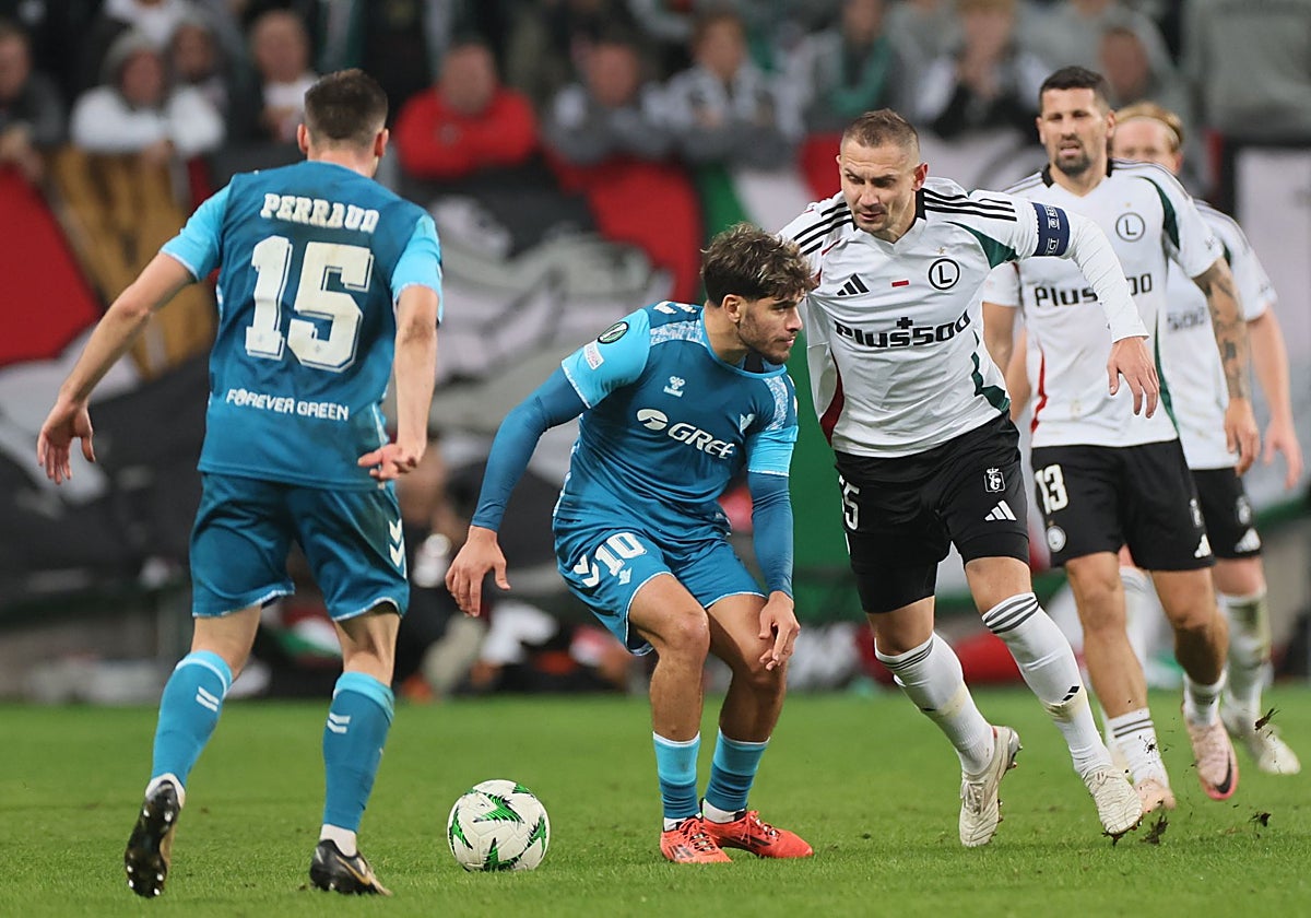 Lance del juego del Legia de Varsovia - Betis de la Conference League