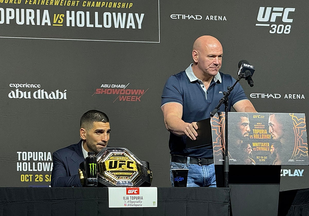 Dana White, CEO de la UFC, junto a Ilia Topuria, campeón del peso pluma