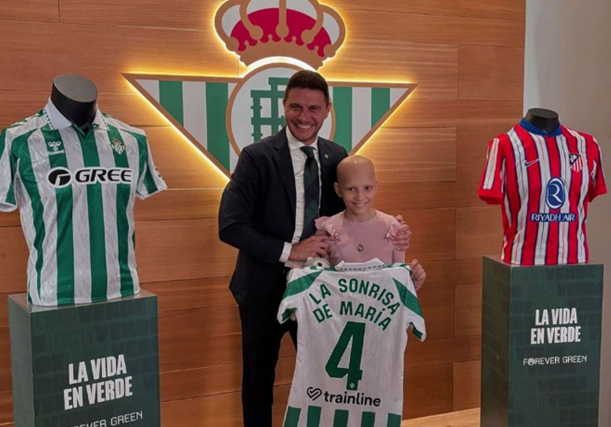 Joaquín, junto a María Caamaño, en el palco del Villamarín