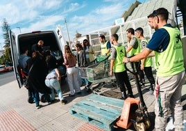 El Betis crea una fila 0 para los damnificados por la DANA en Valencia, realiza su aportación y recolecta material